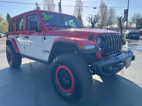 Used 2023 Jeep Wrangler Unlimited w/ Sun & Screen Package image 6
