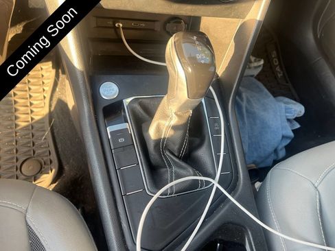Used 2022 Volkswagen Taos SE FWD image 19