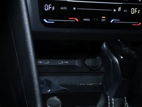 Used 2024 Volkswagen Tiguan SE R-Line image 28