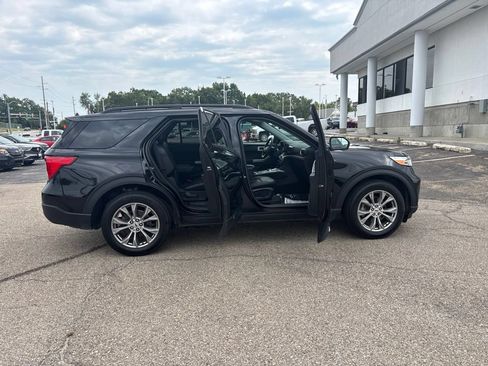 Used 2023 Ford Explorer XLT w/ Equipment Group 202A AWD/4WD image 8