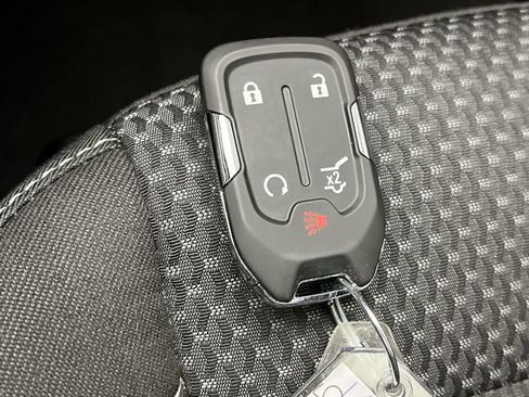 Certified 2023 GMC Acadia SLE w/ Driver Convenience Package image 30