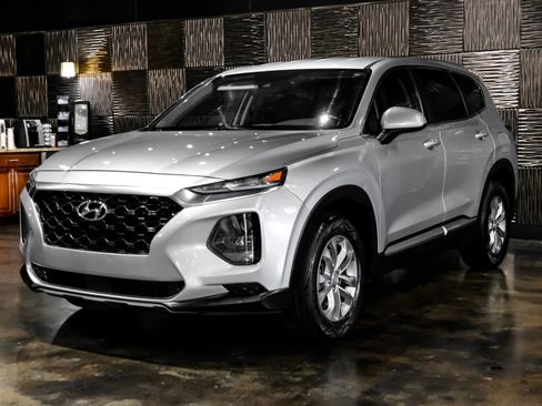 Used 2019 Hyundai Santa Fe SE image 6