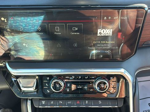 Certified 2025 GMC Sierra 2500 Denali Ultimate image 32