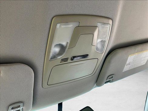 Used 2017 Toyota Sienna L FWD image 25