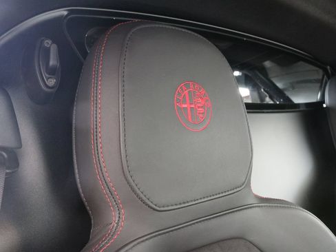 Used 2015 Alfa Romeo 4C Launch Edition w/ Convenience Group RWD image 22