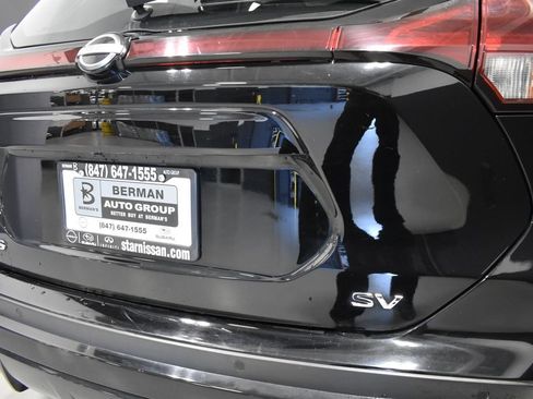 Used 2022 Nissan Kicks SV FWD image 12