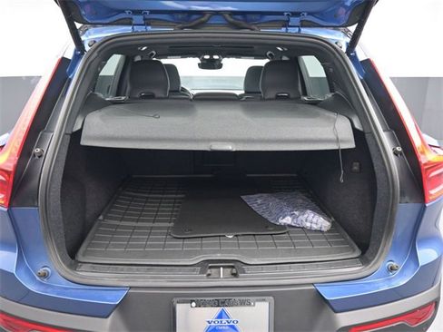 Used 2021 Volvo XC40 P8 Recharge w/ Advanced Package image 28