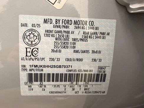 Used 2025 Ford Explorer Platinum AWD/4WD image 55