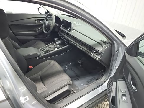 Used 2023 Honda Accord EX image 16