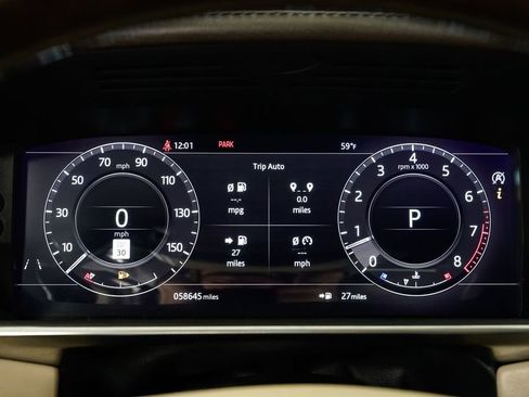 Used 2020 Land Rover Range Rover HSE image 15