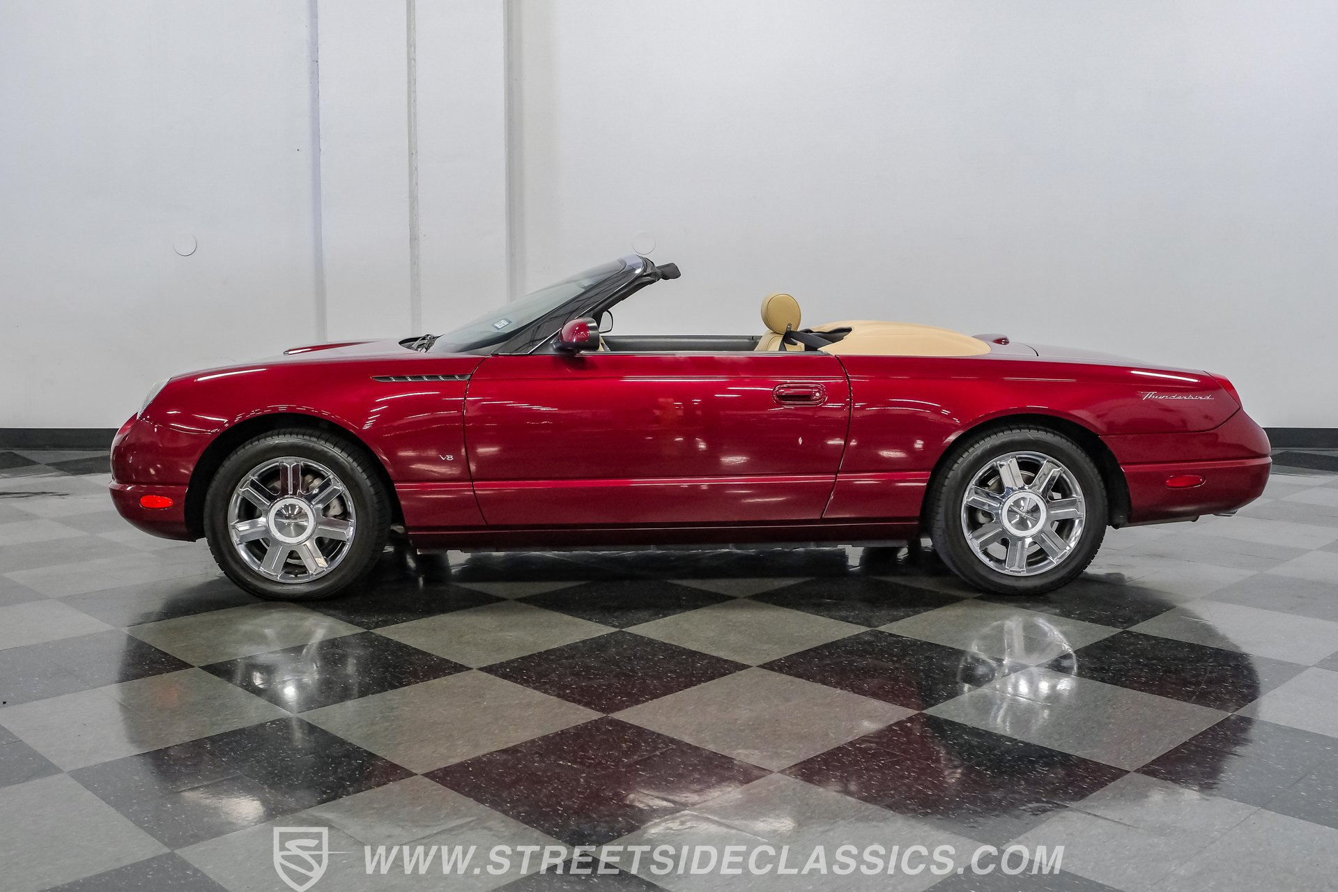 Used 2004 Ford Thunderbird RWD image 2
