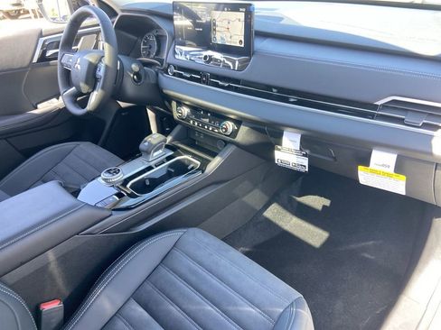 New 2026 Mitsubishi Outlander AWD image 26
