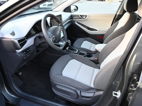 Used 2020 Hyundai Ioniq Blue FWD image 15