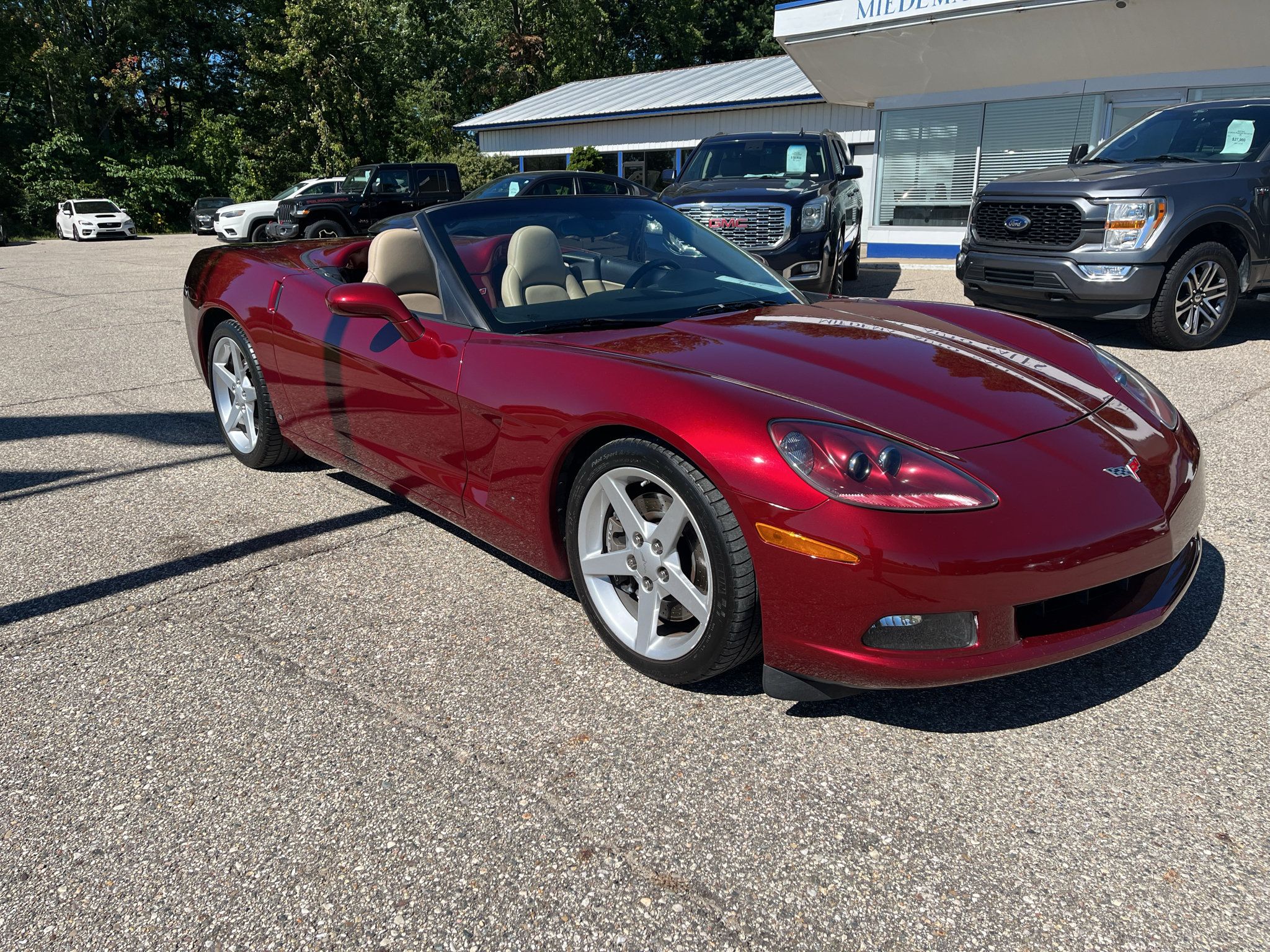 Used 2006 Chevrolet Corvette Convertible w/ Performance Package RWD image 17