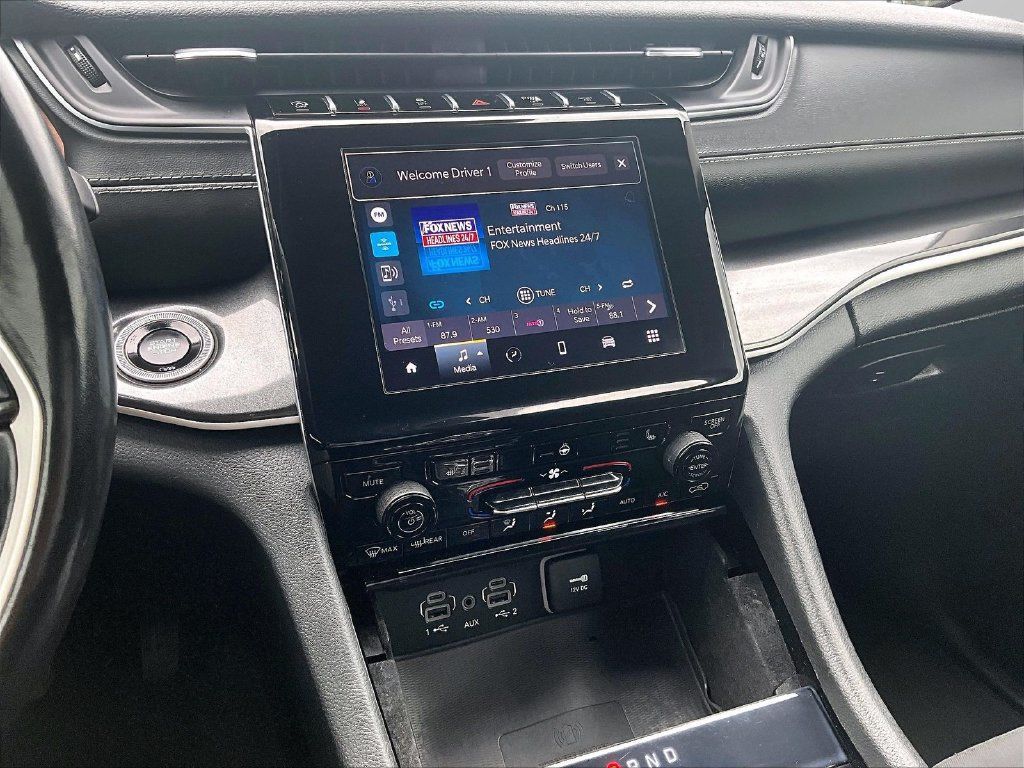 Used 2021 Jeep Grand Cherokee L Laredo w/ Luxury Tech Group I AWD/4WD image 6