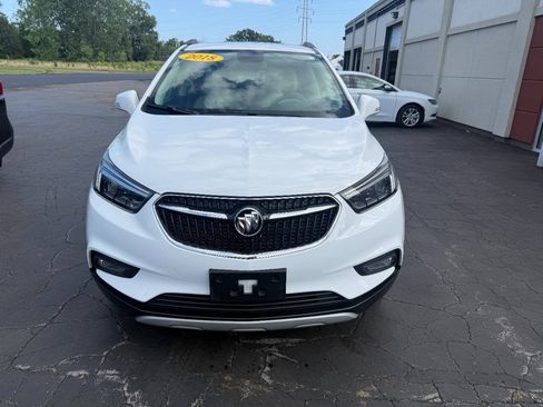 Used 2018 Buick Encore Essence AWD/4WD image 2
