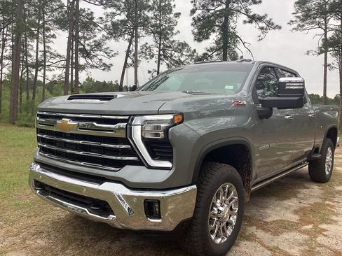 New 2026 Chevrolet Silverado 2500 LTZ w/ LTZ Premium Package AWD/4WD image 32