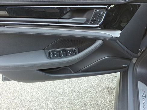 Used 2025 Porsche Panamera 4 image 23