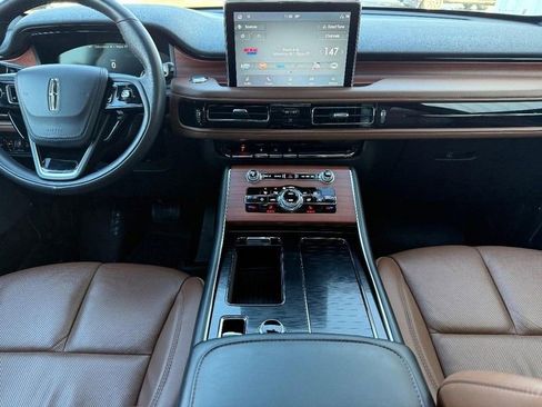 Used 2023 Lincoln Aviator Reserve w/ Class IV Trailer Tow Package image 11