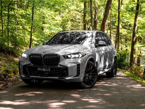Used 2024 BMW X5 xDrive40i w/ M Sport Package AWD/4WD image 5