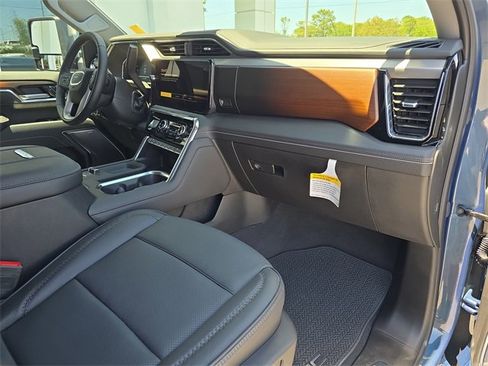 New 2025 GMC Sierra 3500 Denali w/ Denali Reserve Package image 11