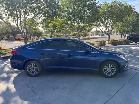 Used 2017 Hyundai Sonata SE w/ Cargo Package FWD image 2