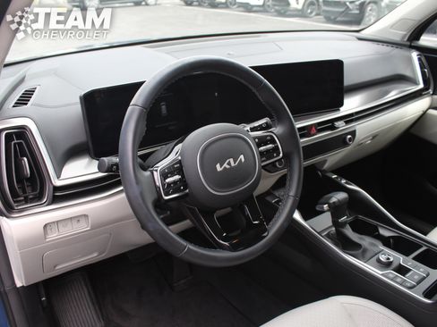 Used 2025 Kia Sorento EX FWD image 12