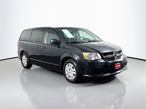 Used 2019 Dodge Grand Caravan SE w/ UConnect Hands-Free Group image 7
