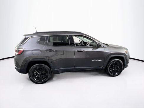Used 2022 Jeep Compass Latitude w/ Convenience Group AWD/4WD image 4
