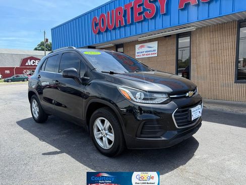 Used 2020 Chevrolet Trax LT w/ Driver Confidence Package AWD/4WD image 1