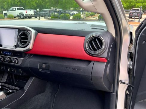 Certified 2022 Toyota Tacoma SR5 w/ Technology Package RWD image 18
