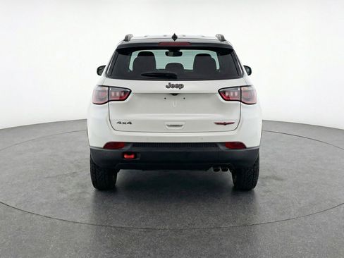 Used 2025 Jeep Compass Trailhawk image 7