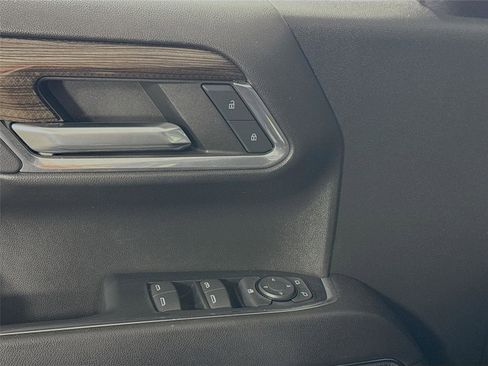 Used 2023 Chevrolet Silverado 1500 LT image 12