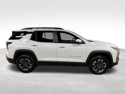 Certified 2026 Chevrolet Equinox ACTIV w/ Convenience Package III FWD image 2