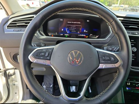Used 2024 Volkswagen Tiguan SE FWD image 17