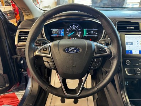 Used 2019 Ford Fusion SE w/ Equipment Group 151A FWD image 17