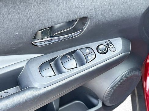 Used 2024 Nissan Kicks SR w/ SR Premium Package image 17