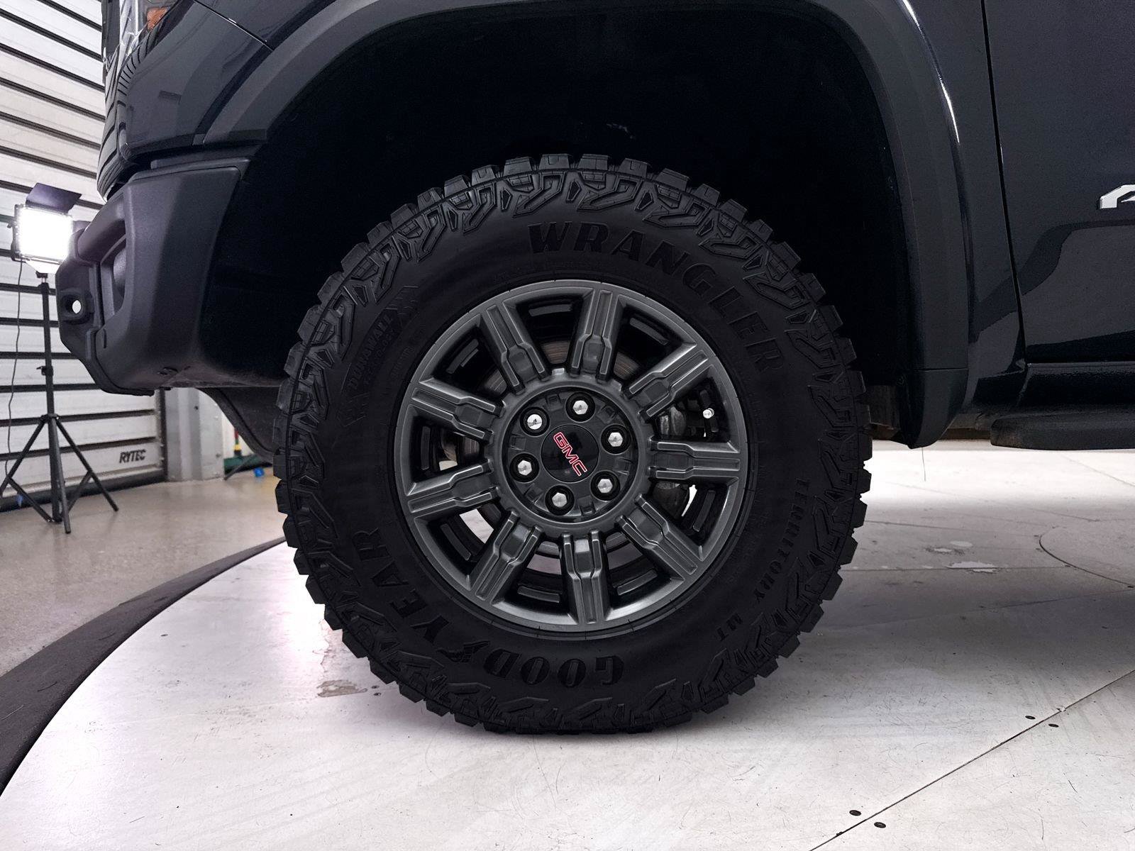Used 2024 GMC Sierra 1500 AT4X AWD/4WD image 17