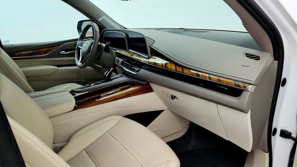 Used 2021 Cadillac Escalade ESV Premium Luxury Platinum RWD image 26