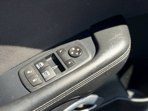 Used 2017 Dodge Challenger SXT RWD image 21