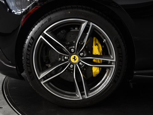 Used 2025 Ferrari Roma Spider RWD image 18