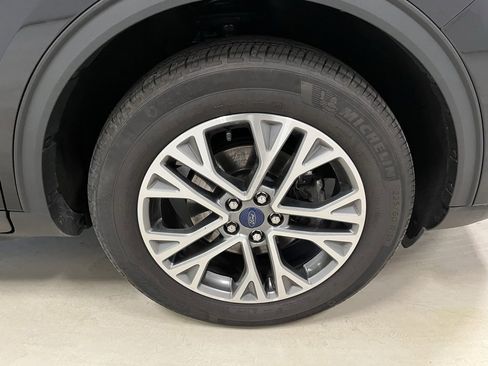 Used 2022 Ford Escape SEL image 12