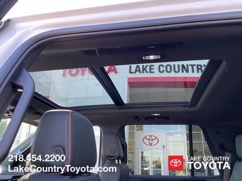 Used 2026 GMC Yukon AT4 w/ LPO, Floor Liner Package AWD/4WD image 18