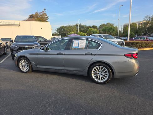 Used 2023 BMW 540i w/ Premium Package image 4