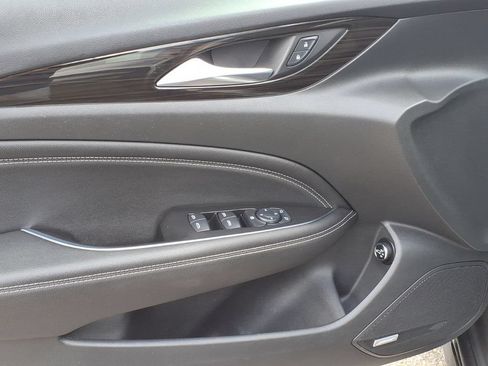 Certified 2019 Buick Regal Essence w/ Driver Confidence Package I AWD/4WD image 11