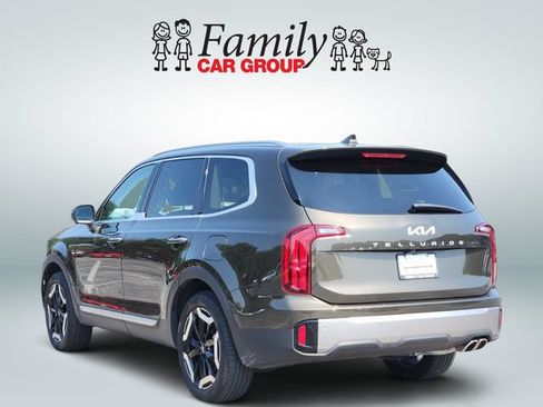 Used 2025 Kia Telluride S FWD image 3