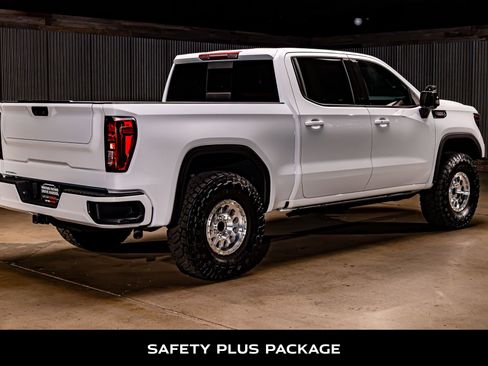 Used 2025 GMC Sierra 1500 Elevation w/ Preferred Package image 9