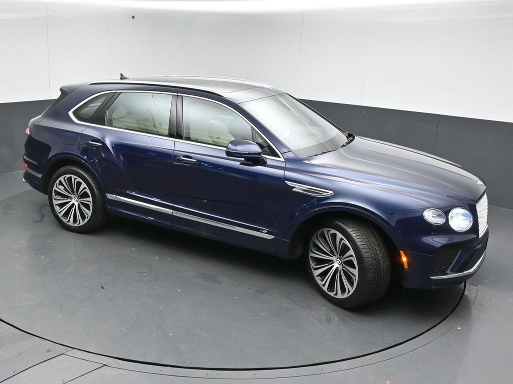 Used 2021 Bentley Bentayga AWD/4WD image 44