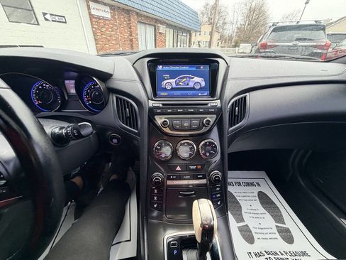 Used 2013 Hyundai Genesis 3.8 image 25