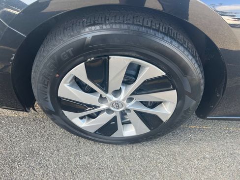 Used 2023 Nissan Altima 2.5 S FWD image 29